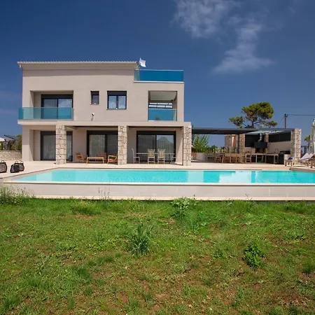 Aquamarina וילה
