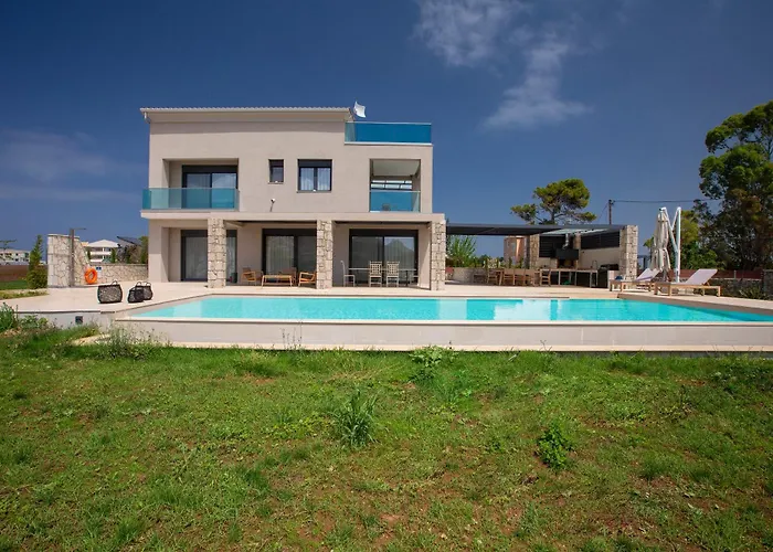 Aquamarina Villa